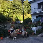 Casa Nel Bosco Feriehus *